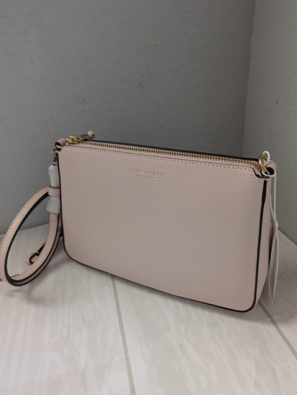NWT AUTHENTIC TORY BURCH PERRY SMALL SHOULDER LEATHER SHOULDER BAG IN SOFT PINK - Picture 2 of 5